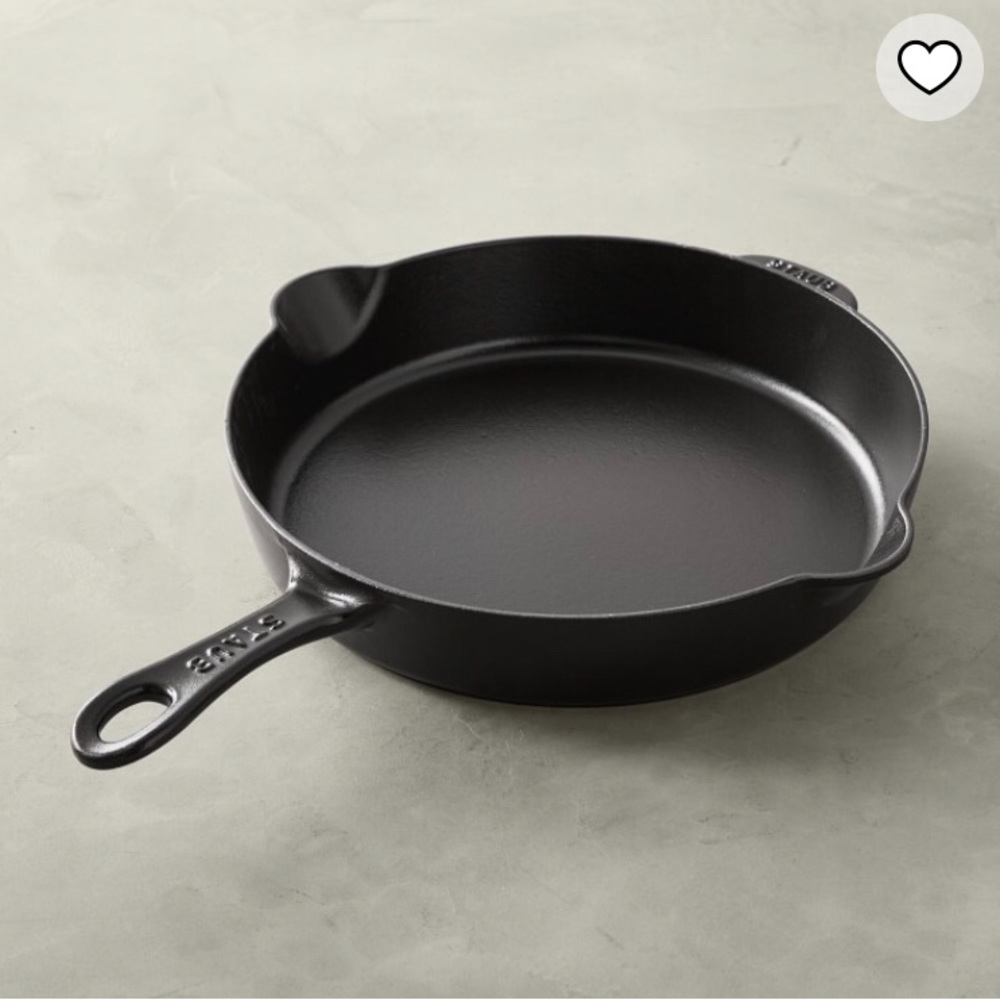 Staub 11in cast iron skillet